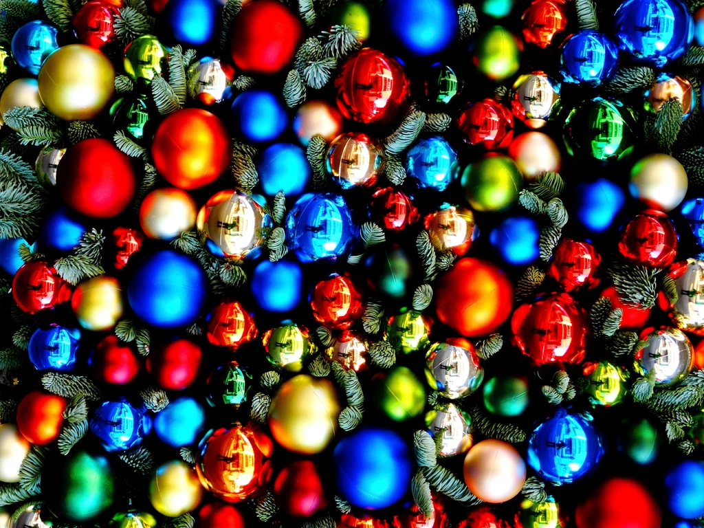 Free glass ball, Christmas ornament